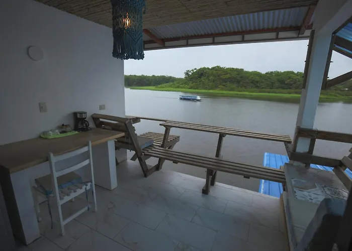 Hotel Pura Natura Riverside Tortuguero