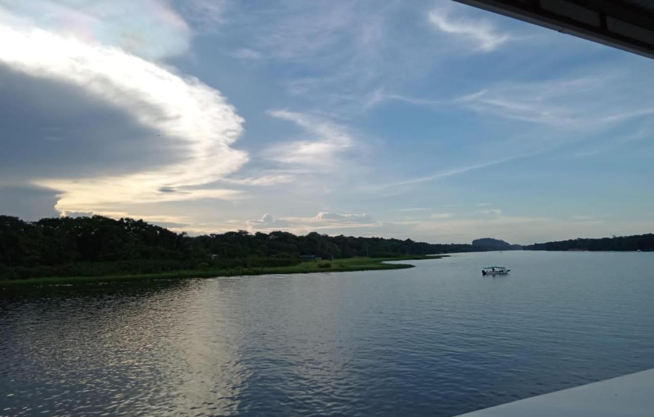 Pura Natura Riverside Couette-café Tortuguero