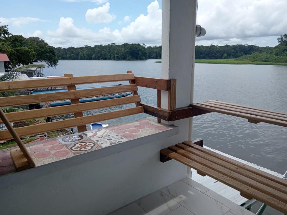 Pura Natura Riverside Couette-café *