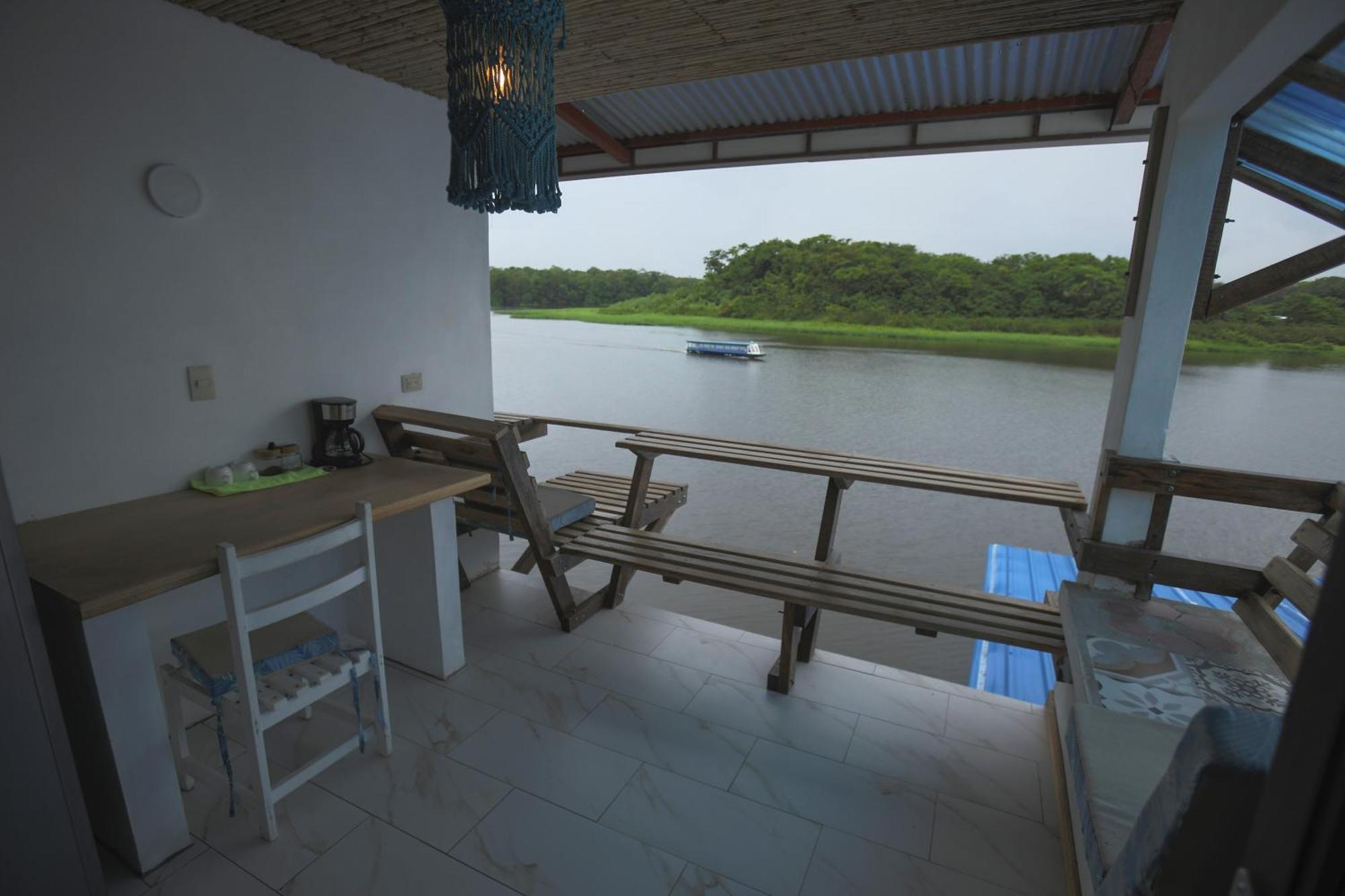 Pura Natura Riverside Tortuguero